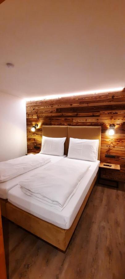 Putzenhof Appartements Großkirchheim Kültér fotó