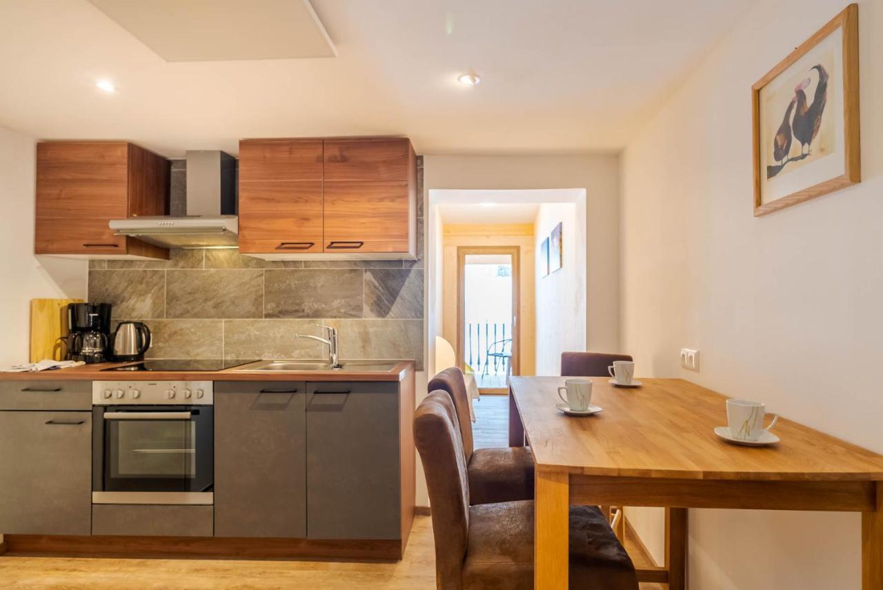 Putzenhof Appartements Großkirchheim Kültér fotó